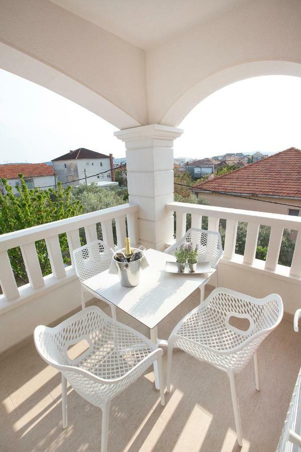 Villa Apartments Art Trogir Eksteriør billede